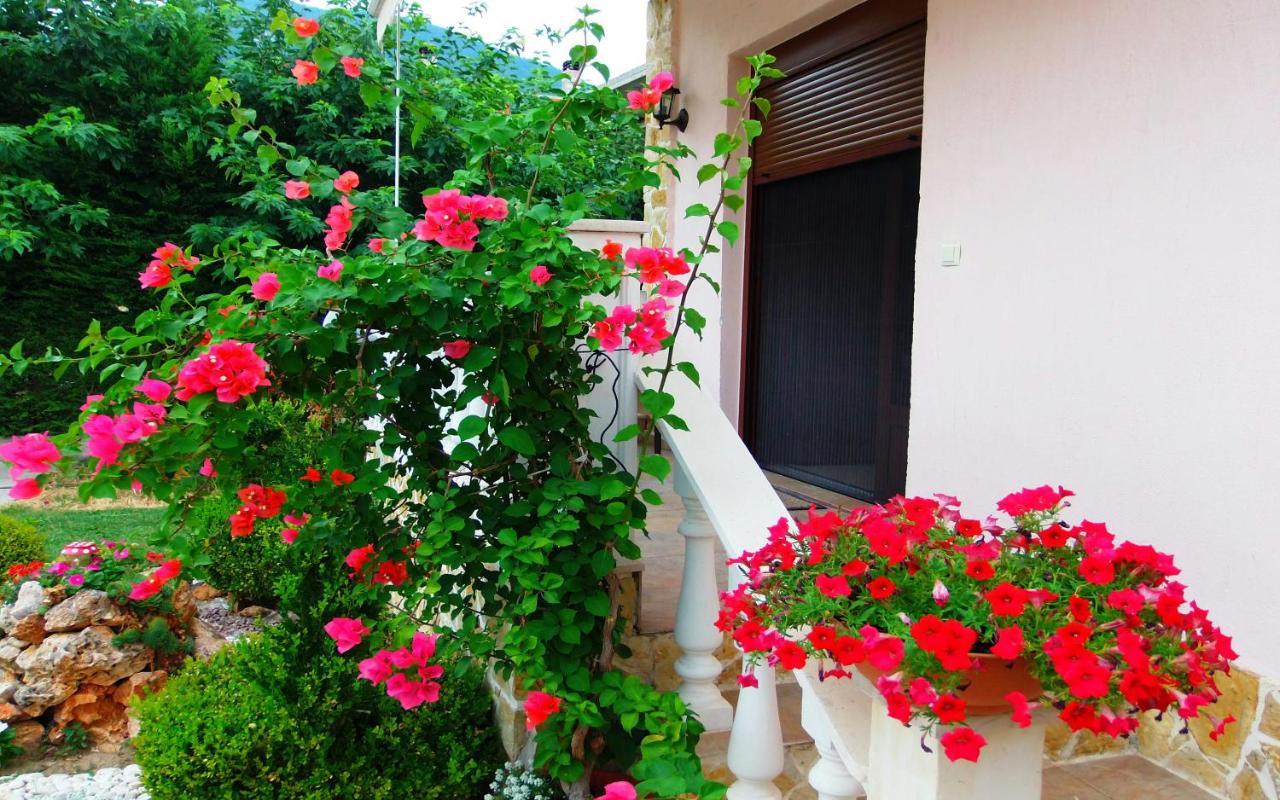 Relax Pozar Hotel Loutraki  Exterior photo